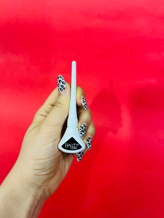 خط چشم کوزه ای بالکو